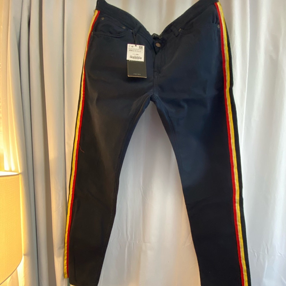 Zara men’s slim pants w/side trim in yellow & red